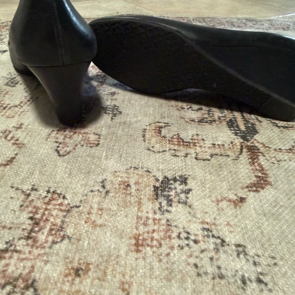 Tory Burch Black Leather Flats with Gold Logo Medallions - Picture 3 of 9